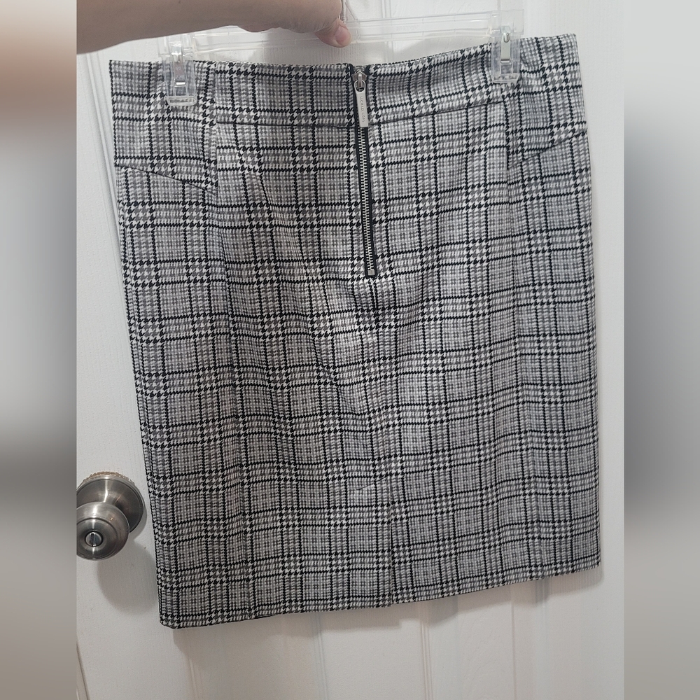 Skirt - Picture 2 of 3
